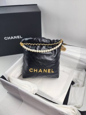 🎁 New Chanel Mini Hobo