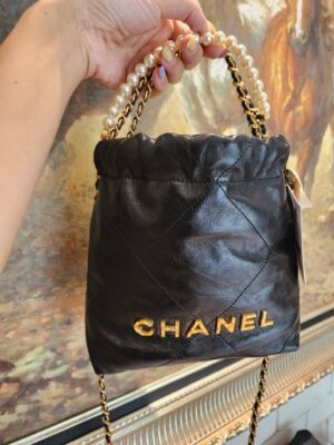 🎁 New Chanel Mini Hobo