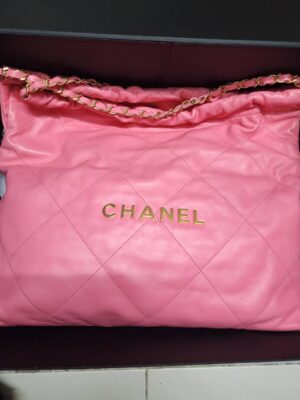 Like new Chanel 22 medium size