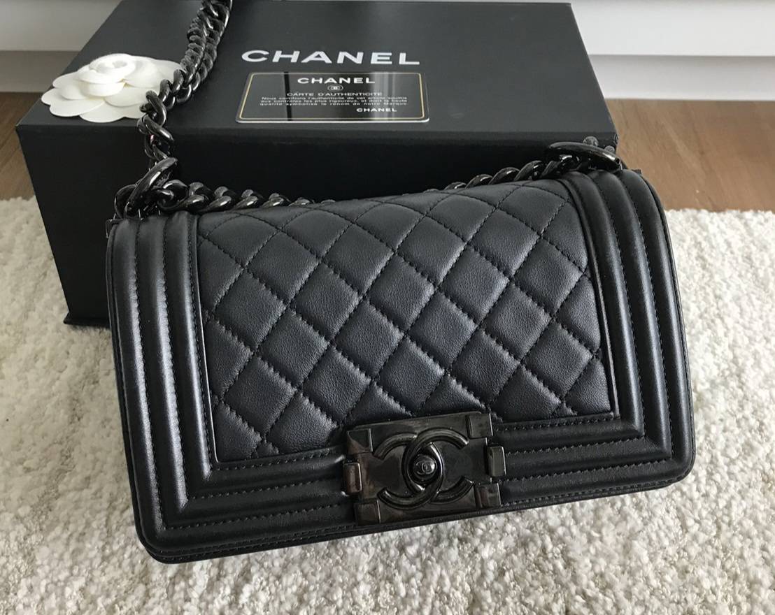 Chanel Boy So Black