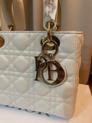 😘😘Very Like New Lady Dior Small dc20