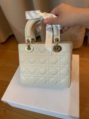 😘😘Very Like New Lady Dior Small dc20