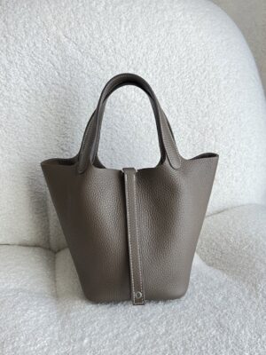 Like new Hermes Picotin18 etoupe