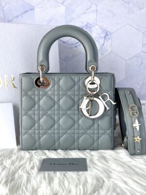 🎊🎊Used like new Lady Dior size small 2022