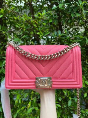 💕💕New Chanel Boy 10” Chevron Pink Caviar Microchip