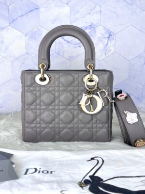 💕💕Very good condition Lady Dior Small กระเป๋าปี 2018