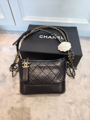 Like new Chanel Gabrielle size small holo25