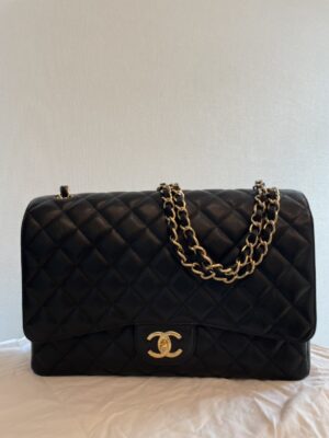 Used in good condition Chanel Classic Maxi Double Flap Bag GHW holo 14