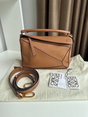 Like very New Loewe Puzzle Light Caramel Y18