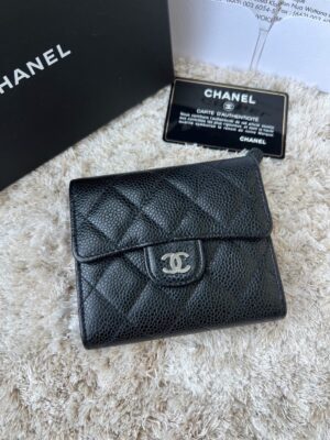 Like new Chanel Tri-fold Caviar SHW holo29