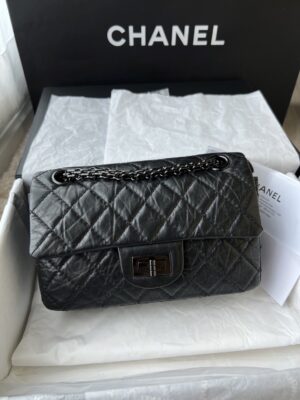 Super like new Chanel Reissue So Black 2.55 (8″) aged calfskin Metal plate