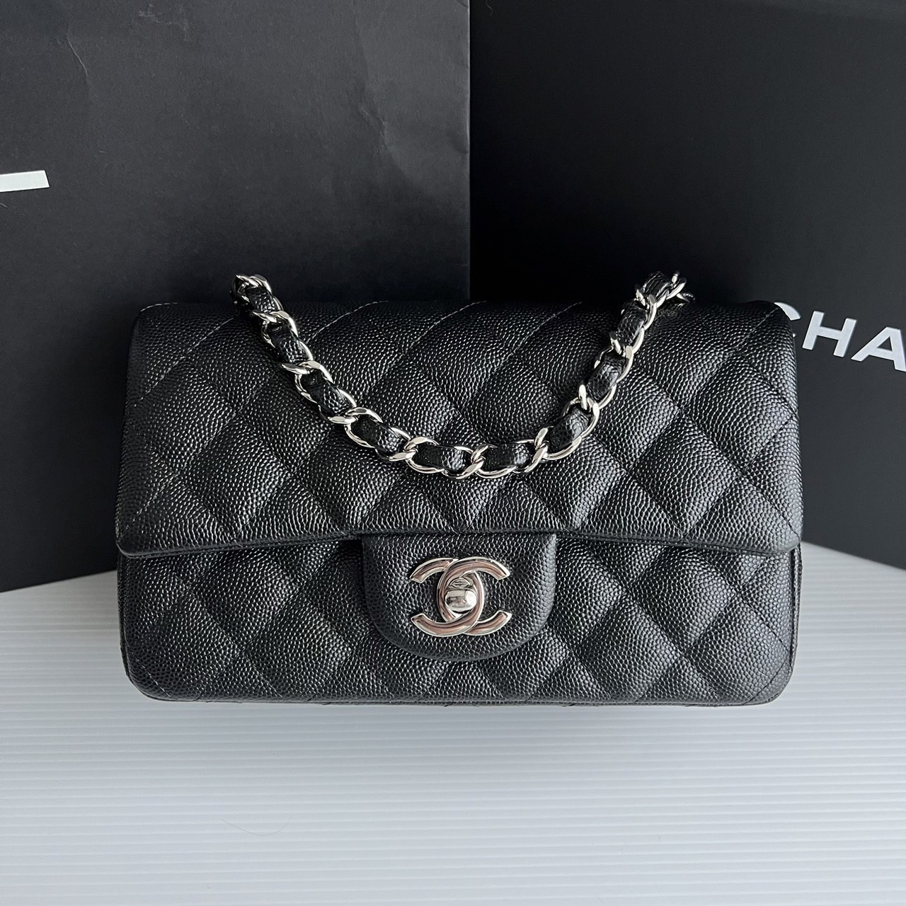 Chanel Mini 8