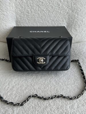 Very good condition Chanel Mini8 Chevron Caviar SHW holo25