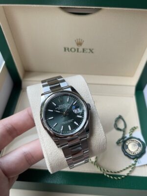 New Rolex Datejust 36 mm. หน้าเขียวมิ้น ขอบเรียบ สายoyster