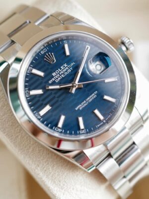 New Rolex DATEJUST Oyster Blue Motif Dial 41 mm. Ref. 126300