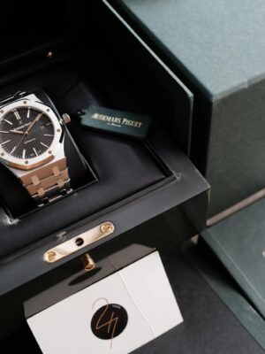 Used AP[ Audemars Piguet ] “ROYAL OAK” 15400ST Black Dial 41 mm.(ปี 2015)