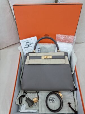 Used like new Hermes Kelly 28 Etain