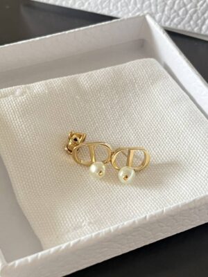 New Dior earrings รุ่นฮิต น่ารักสุดๆ