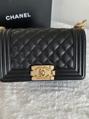 Very Good Condition Chanel Boy8 black cavair GHW holo25