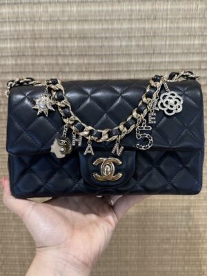 Like new Chanel 8 with Charm holo31