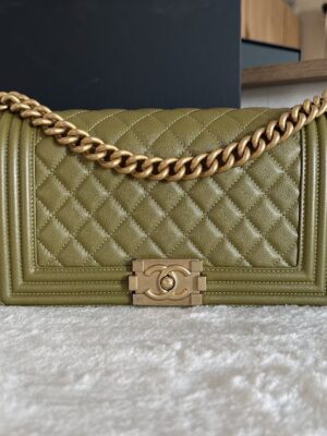 Like new Chanel boy10 green cavair GHW chipปลายปี 22