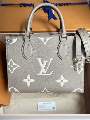 Kept unused LV OnTheGo pm Bicolor Monogram Empreinte สีเบจ Tourterelle/ครีม