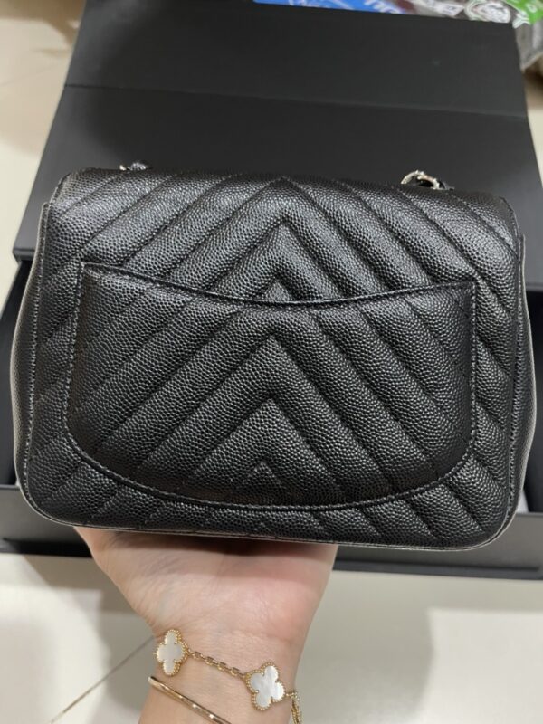 Chanel Mini 7