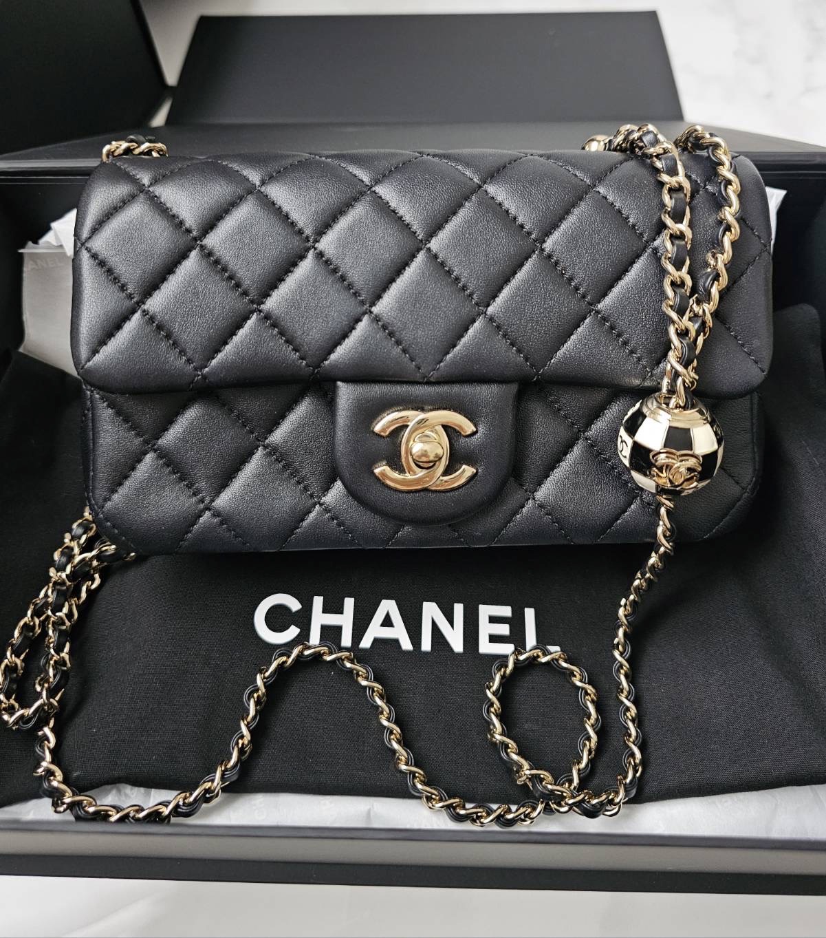 Chanel Mini 8