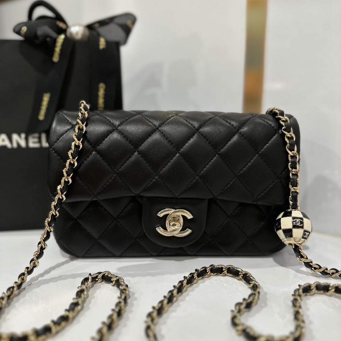 Chanel Mini 8