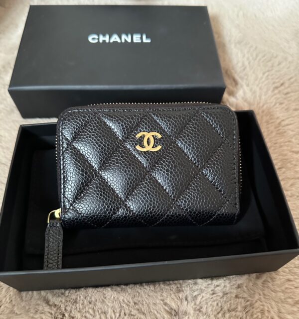 Chanel zippy card holder