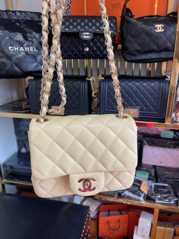 Chanel Mini 7