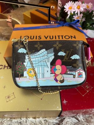 ของใหม่ Louis Vuitton Pochette