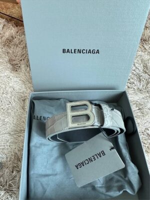 เข็มขัด new Balenciaga สีเทา sz 80