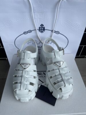 Used Prada sz 37 Fullset no rec