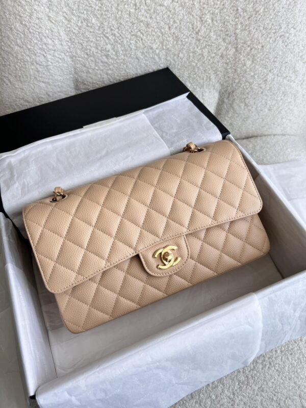 Chanel Classic 10