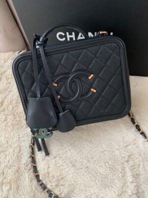 Chanel Vanity Case 8.5 caviar