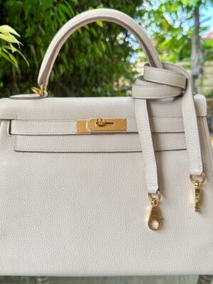 Used in good condition Hermes Kelly 28 Craie Togo Ghw St.T