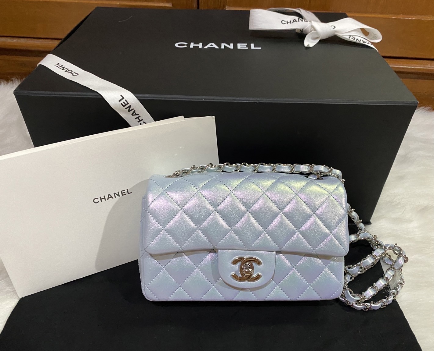 Chanel Mini 8
