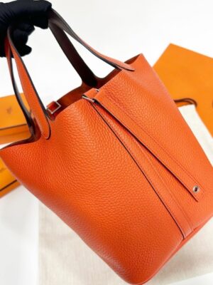 Used in Very Good Condition Hermes 2 tones Picotin 22 stamp A