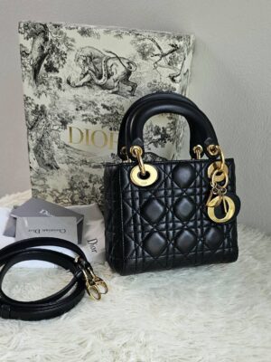 Very good condition lady dior mini ปี18 ดำทอง