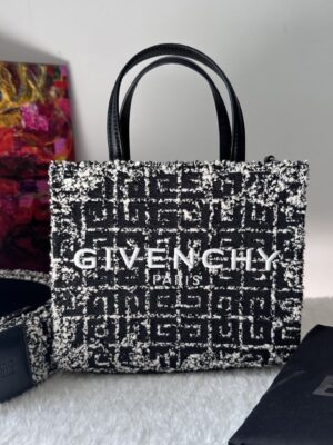 Excellent Condition!! Givenchy Mini G Tote Bag Size 7.5×6.5”